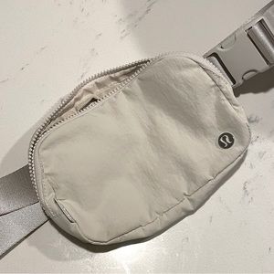 Lululemon Everywhere Belt Bag